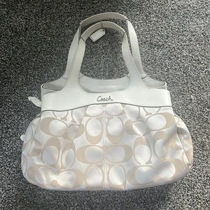 Coach handbag, cream, gently used GREAT CONDITION